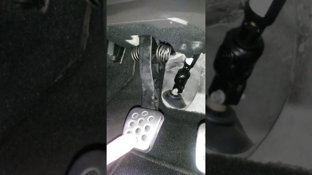 Vauxhall Insignia Clutch Pedal смотреть онлайн