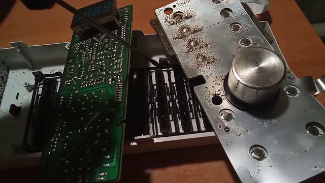 Ремонт микроволновки. После присутствия тараканов, не работает сенсорная панель. смотреть онлайн