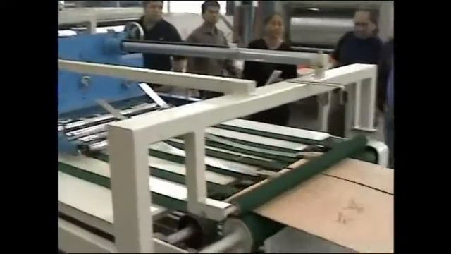 Машина для склеивания картонных коробок BZX–2460 смотреть онлайн