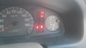 Nissan Sunny QG15 считывание кода ошибок «педалированием»