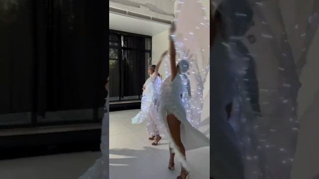 Новогоднее танцевальное шоу на Ваш корпоратив от шоу-балета Смайл ❄ смотреть онлайн