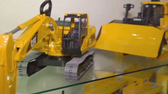 Мир детства 2013 + CJF Детская мода - репортаж с выставок смотреть онлайн