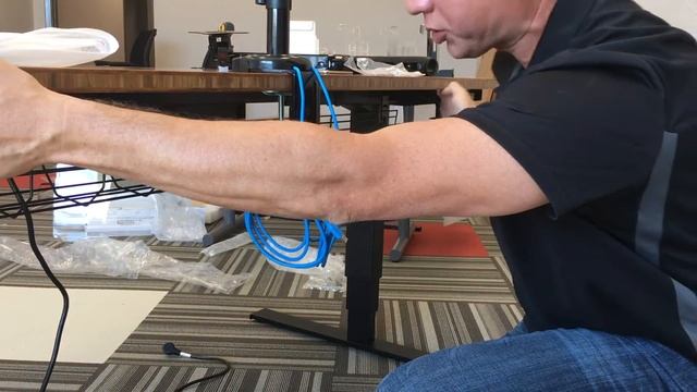 Frasch Monitor Arm Assembly and Installation смотреть онлайн