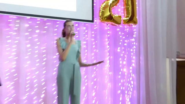 Выпуск 2021. 11а класс. Звучит школьный хит "Не повторяется такое никогда" (песне почти полвека) смотреть онлайн