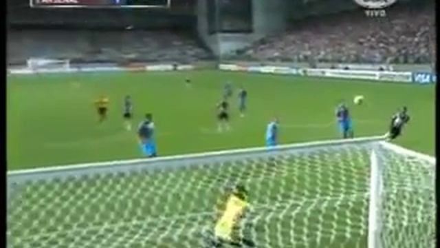 Издевательский чудо-гол Роналдиньо (Crazy Goal Ronaldinho) смотреть онлайн