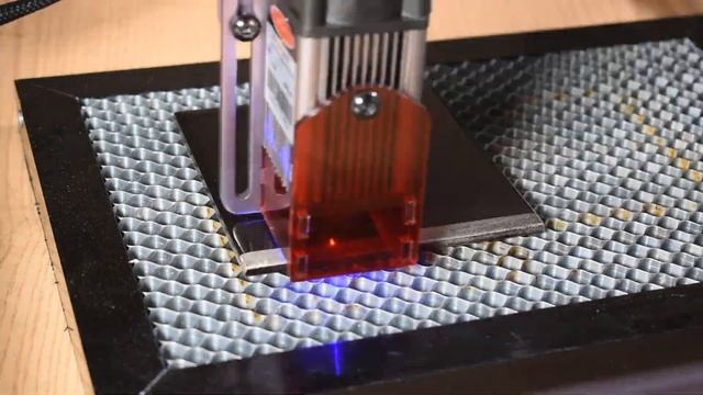 Atomstack A5 PRO Grabando en Azulejos смотреть онлайн