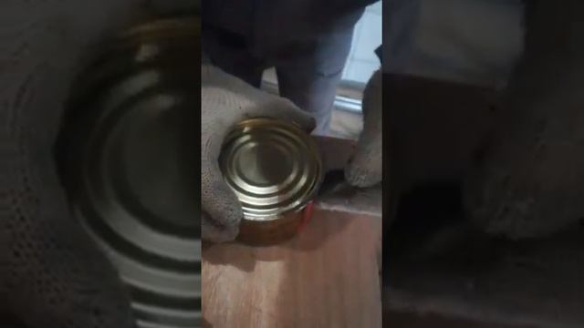 Как открыть консервы без открывашки?)) Рабочий метод, для новичков. смотреть онлайн