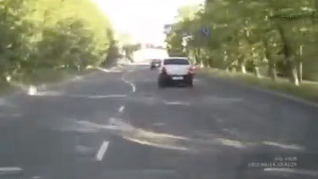 Неадекватный водитель за рулем смотреть онлайн