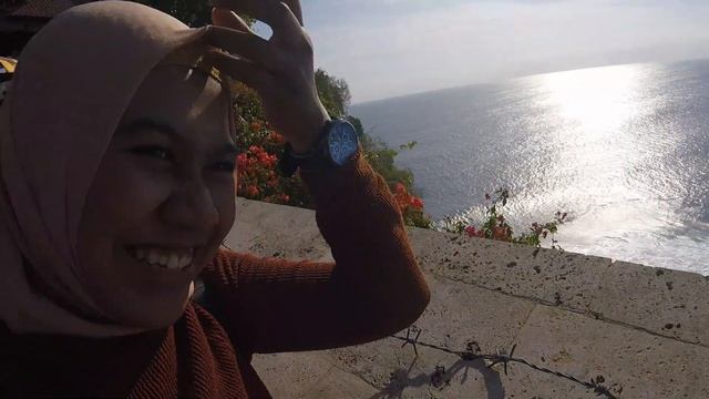 THE POPULAR PLACES IN BALI | OBJEK WISATA TERPOPULER DI KUTA || PURA LUHUR ULUWATU BALI INDONESIA смотреть онлайн