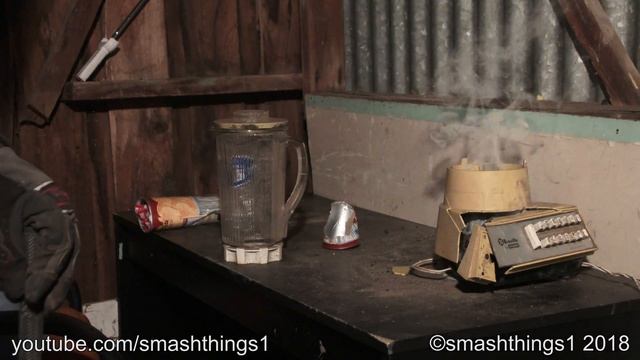 Smashing a Vintage Breville by Waring Blender with Motor Fire смотреть онлайн