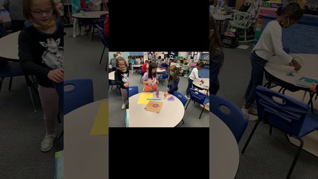 Mrs. Biggerstaff’s Homeroom Rube Goldberg Machine смотреть онлайн