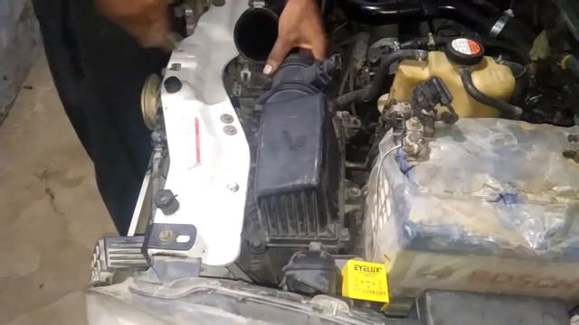 Maruti Suzuki Ertiga air filter change смотреть онлайн