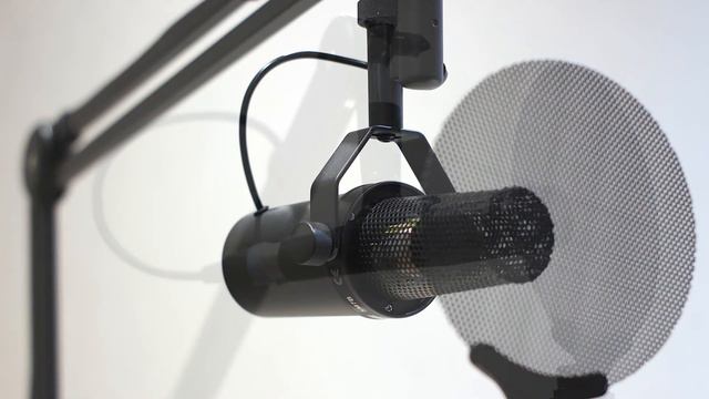 Shure SM57 vs SM7B (A2WS, A7WS, sE Electronics Pop Filter Test) смотреть онлайн