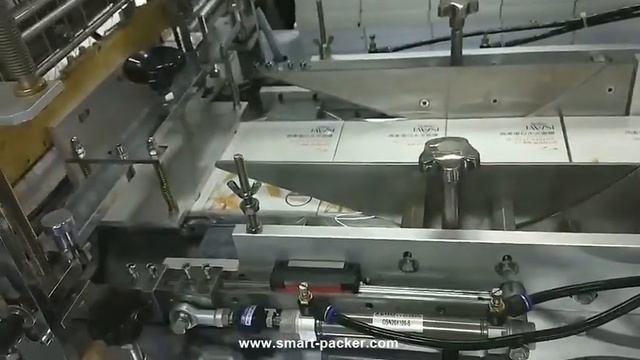 Стоковая сторона маски для лица нажимая автоматическая прозрачная пленка 3d над упаковочной уплотни смотреть онлайн