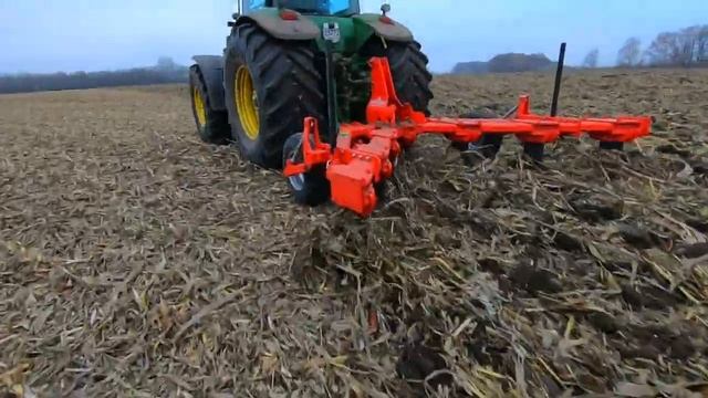 Глубокое рыхление почвы на 40см QUIVOGNE и трактором John Deere 8420 смотреть онлайн