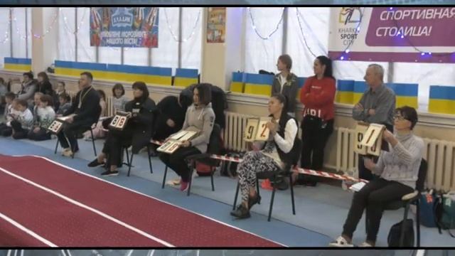 Предновогодний турнир по прыжкам на акробатической дорожке смотреть онлайн