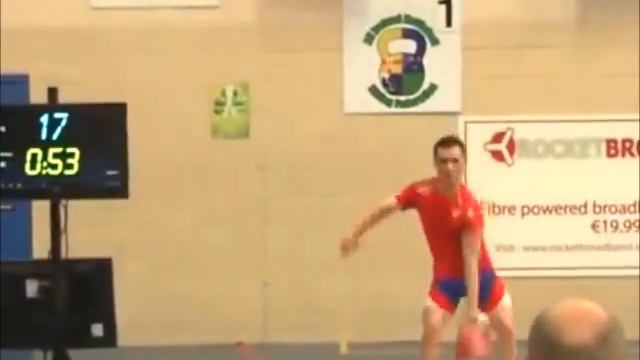 Johny Benidze - snatch 160 reps (Europe 2013) / Джони Бенидзе - рывок 160 раз (ЧЕ 2013) смотреть онлайн