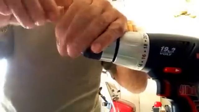 Trimming using the Lee case length gauge and shell holder смотреть онлайн