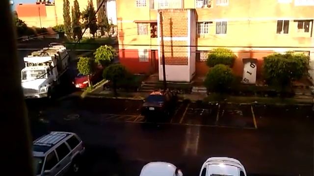 Ya llegó el camión recolector смотреть онлайн