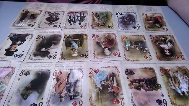 Прошлое, настоящее и будущее на игральной колоде карт. смотреть онлайн