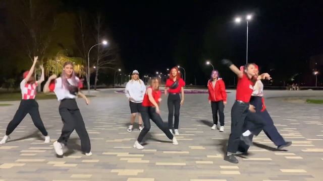 [KPOP IN PUBLIC | ONE TAKE] (스트레이 키즈) STRAY KIDS - DOMINO | Dance cover by FOXYTOUCH смотреть онлайн