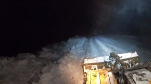 Борьба со снежной стихией только начинается. Обучаю Степана управлению трактором.