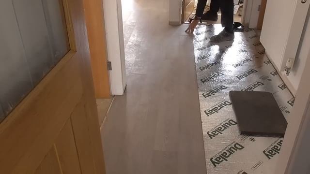 Cutting and fitting laminate flooring. ***(PLUS HINTS AND TIPS)***Quick Step Elite Laminate смотреть онлайн