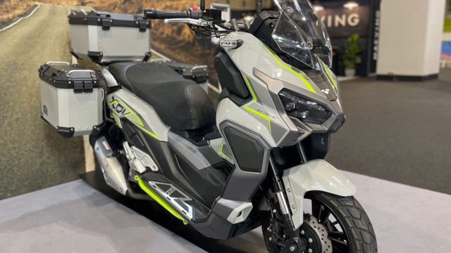 INTRODUCING, THE LEXMOTO XDV 300cc EURO 5 TIWST & GO SCOOTER смотреть онлайн