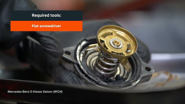 Slik Bytter Du Temperatursensor Og Termostat På En MERCEDES W124 [AUTODOC-VIDEOLEKSJONER]