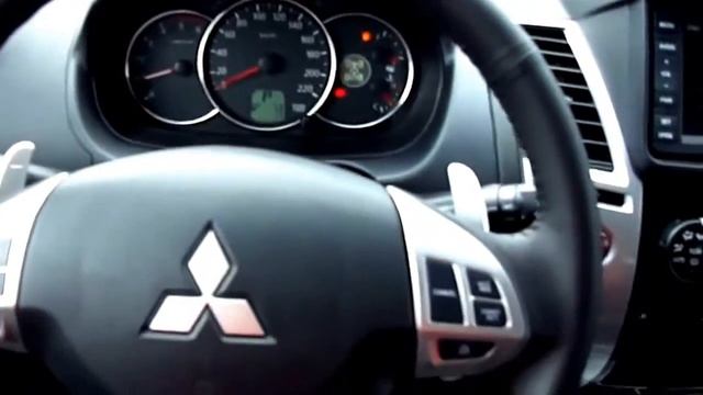 2015 Mitsubishi Pajero Sport смотреть онлайн
