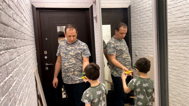 ПОДАРКИ НА 23 ФЕВРАЛЯ ??♂️ ДОДЕЛЫВАЕТСЯ РЕМОНТ КВАРТИРЫ! смотреть онлайн