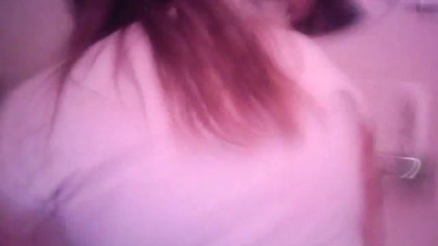 Моя подруга ест приправу от мивины:)