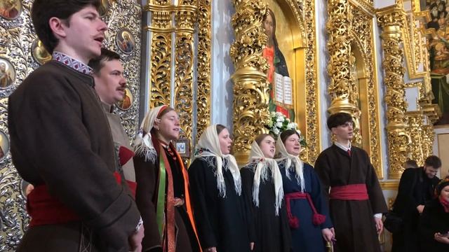 Автентична українська коляда у Лаврі смотреть онлайн