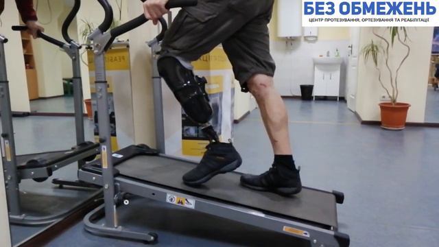 Біг на протезі гомілки смотреть онлайн