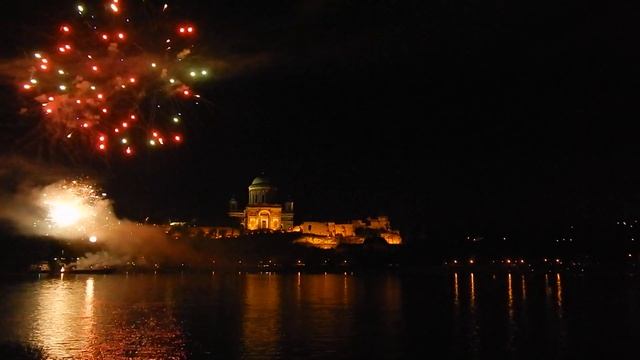 Augusztus 19-i tűzijáték Esztergomban смотреть онлайн