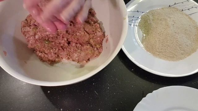Не совсем обычные котлеты. Таких вы точно не пробовали. смотреть онлайн