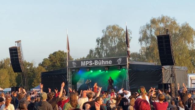 Feuerschwanz Ft. Patty Gurdy - Kaufmann Und Maid Live Beim HockRock MPS In Luhmühlen (04.09.2021)