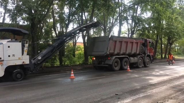 Как Срезать Асфальт. Фреза Wirtgen W100 Дорожные работы Ачинск