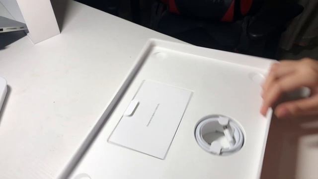 ? 13" MacBook Air M1 Silver 2020 - unboxing video смотреть онлайн