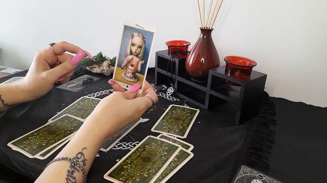 4 Королевы: Таро Прогноз на Неделю с 1 по 7 Мая. Ваше Ближайшее Будущее! смотреть онлайн