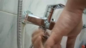 КАК ПОМЕНЯТЬ СМЕСИТЕЛЬ В ВАННОЙ. Как собрать и как поменять кран.