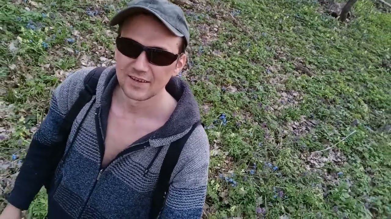 ОТец ищет грибы 9 апреля