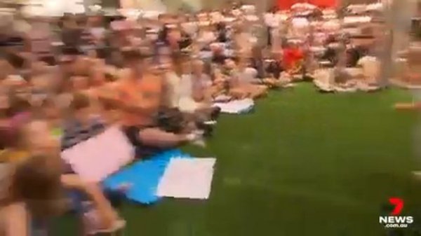 TONES AND I - DANCE MONKEY (LIVE PERFORMANCE)