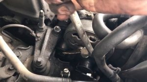 Как ослабить приводной ремень Honda Stepwgn LA-RF K20 How to loosen the drive belt