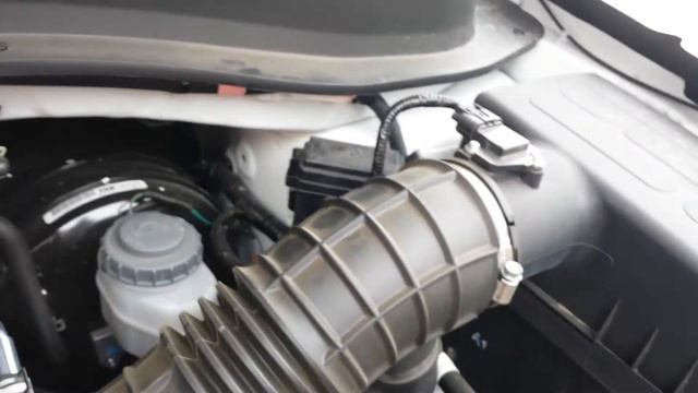 2014 RIDGELINE SE defective Brake resavore cap.