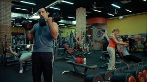Универ. Новая общага: Майкл в спортзале