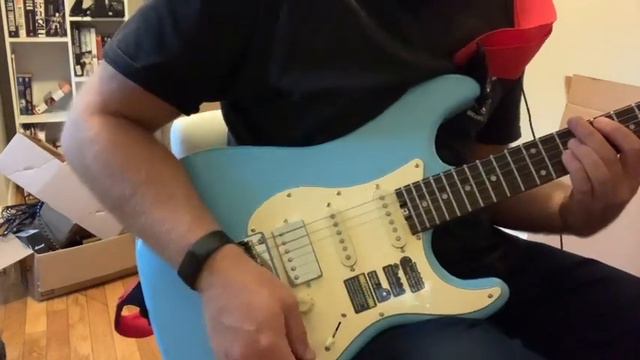 Checking out the GTRS S800 Guitar Modeling System смотреть онлайн