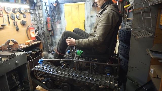 Установка кресла на гусеничный болид смотреть онлайн