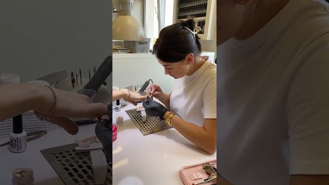 Делаю маникюр как 10 лет назад ? смотреть онлайн