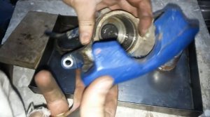 Ремонт переднего суппорта Audi.